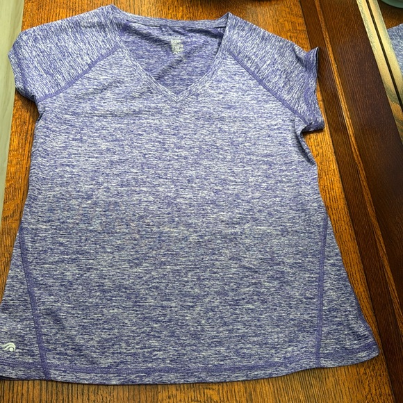 These are three, like-new, Ideology v-neck performance t-shirts. - Picture 2 of 5